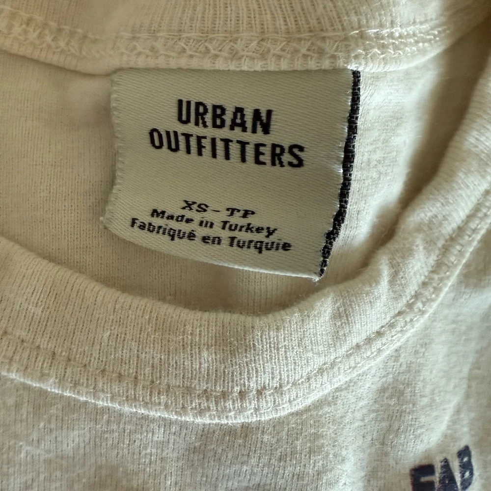 Urban outfitters Strawberry Graphic tee - Picture 5 of 5